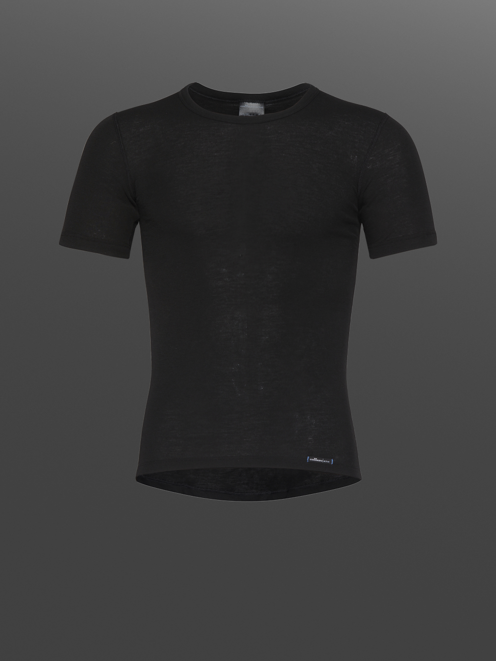 Comazo Unisex Funktionsshirt "warm extra" kurzarm Farbe Schwarz Produktbild Vorderansicht  Unisex Funktionsshirt "warm extra" kurzarm von Comazo in der Farbe Schwarz mit angerauter Innenseite zur optimalen Wärmespeicherung, Feuchtigkeitsmanagement und verlängertem Rückenteil