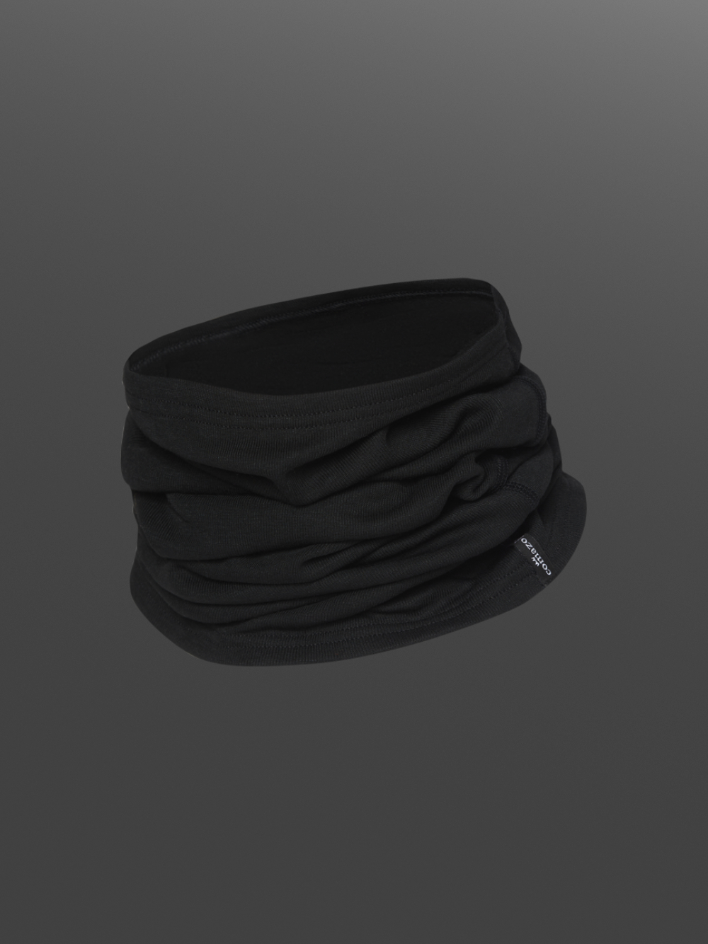 Comazo Unisex Schal Farbe Schwarz Produktbild Vorderansicht Unisex Schal von Comazo in der Farbe Schwarz mit angerauter Innenseite zur optimalen Wärmespeicherung und schnelltrocknendem Funktionsmaterial dank sehr gutem Feuchtigkeitstransport