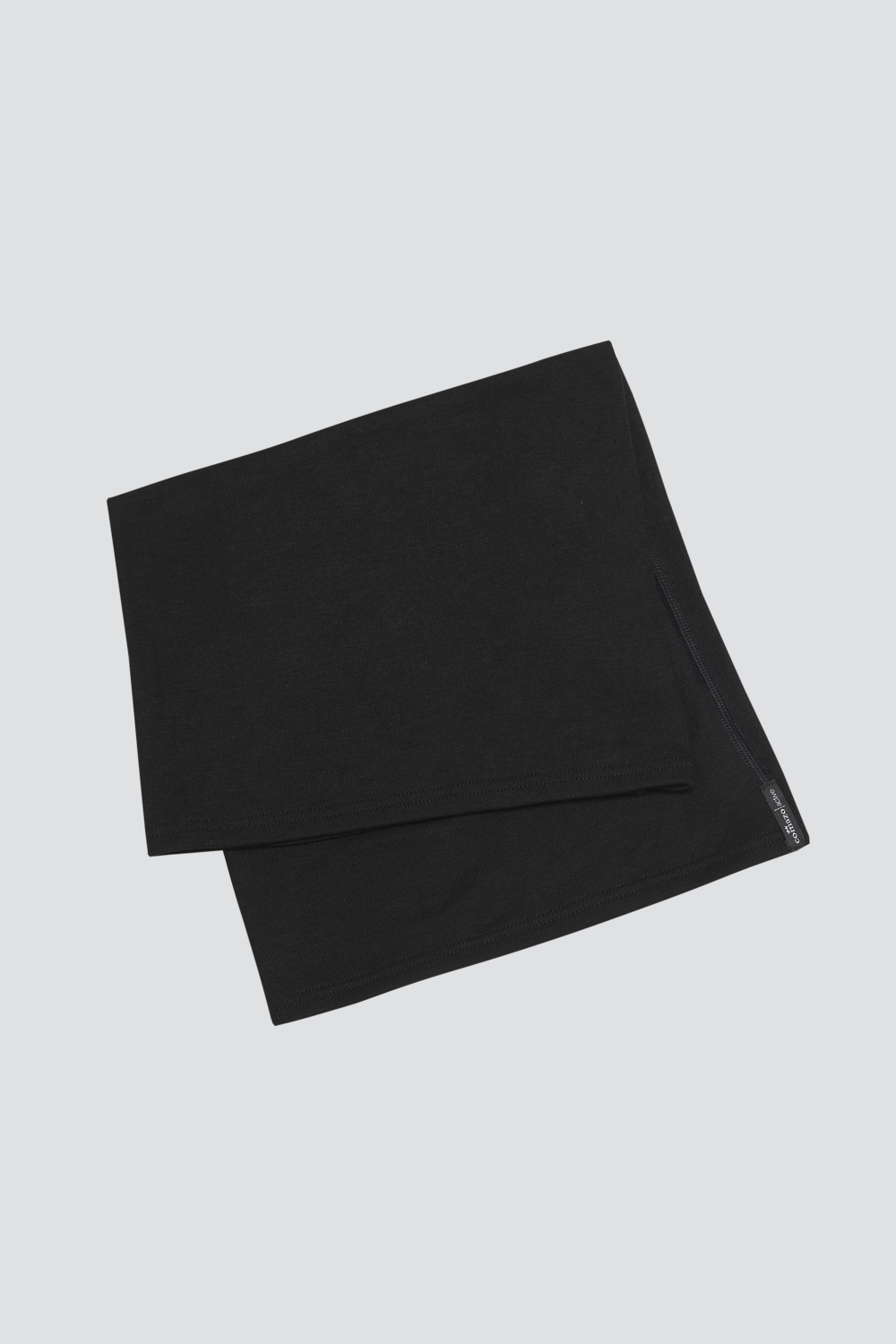 Comazo unisex scarf, color black. Product image rear view Unisex scarf by Comazo in black, with a brushed inner lining for optimal heat retention and quick-drying functional fabric thanks to excellent moisture management.