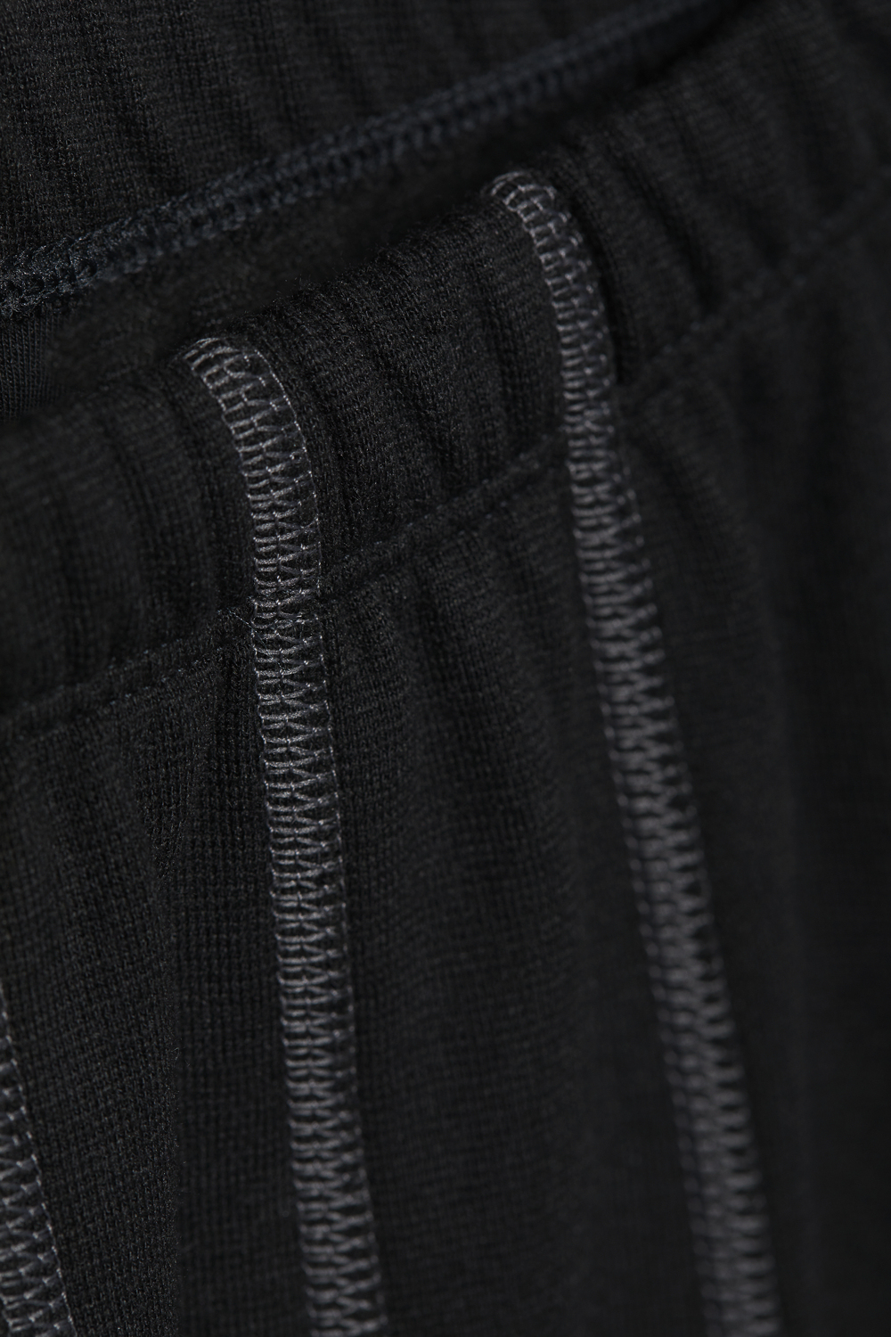 Comazo Protect men's functional pants "warm & clima" in black Close-up detail image of Comazo Protect men's functional pants "warm & clima" in black