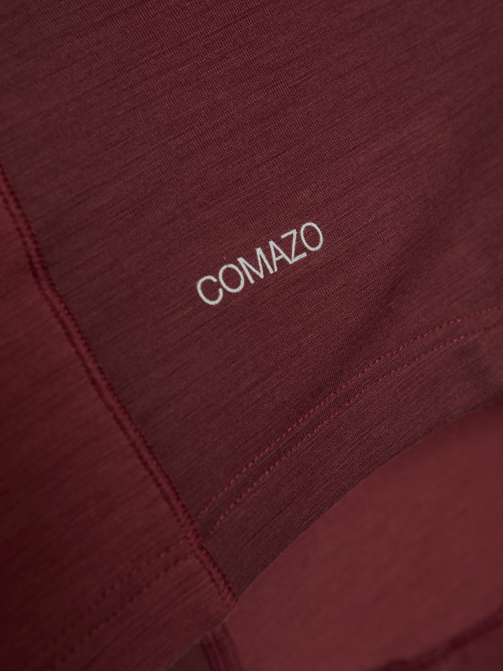 Comazo men's short-sleeve merino wool shirt in merlot/porto Detail image Comazo men's short-sleeve merino wool shirt in merlot/porto