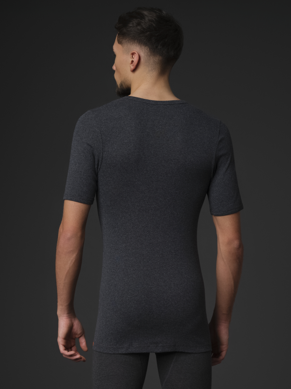 1/4-sleeve shirt by Comazo Protect in dark gray melange color. Back view: Man wearing 1/4-sleeve shirt by Comazo Protect in dark gray melange color.