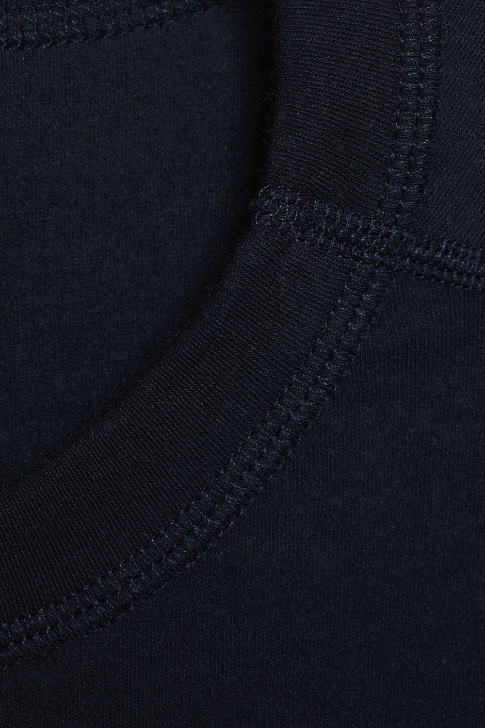 Flame-retardant long-sleeve shirt by Comazo Protect in navy color. Detail image of flame-retardant long-sleeve shirt by Comazo Protect in navy color.