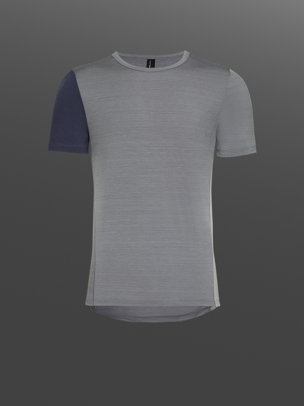 Comazo men's short-sleeve shirt made of merino wool, color gray/navy. Product image front view: Short-sleeve shirt made of merino wool by Comazo in gray/navy color with extended back panel and crew neck.